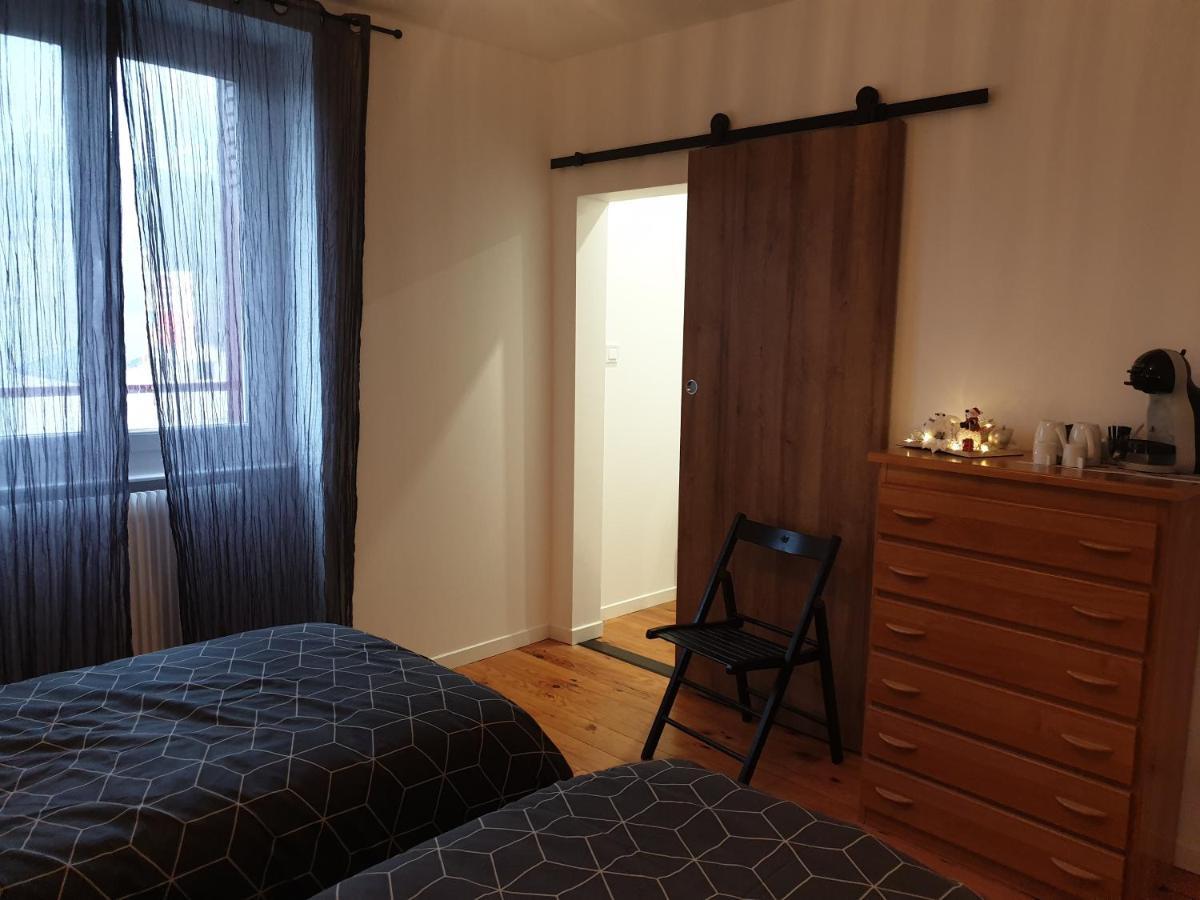 Bed and Breakfast Sas Road Runner Cafe Égliseneuve-dʼEntraigues Exterior foto